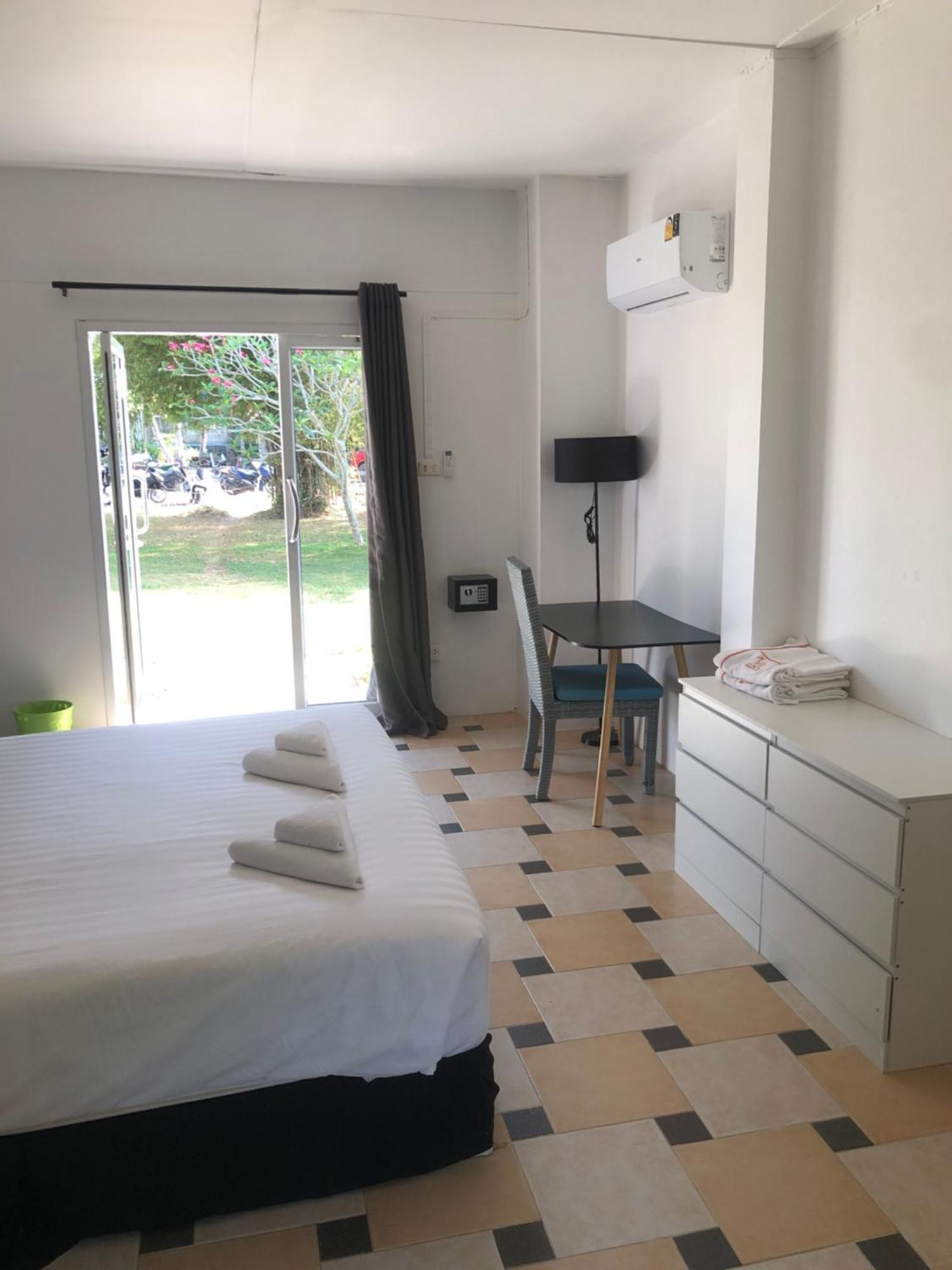 Wild Wood X Hansa Beach Fitness Resort Thongsala Exteriör bild